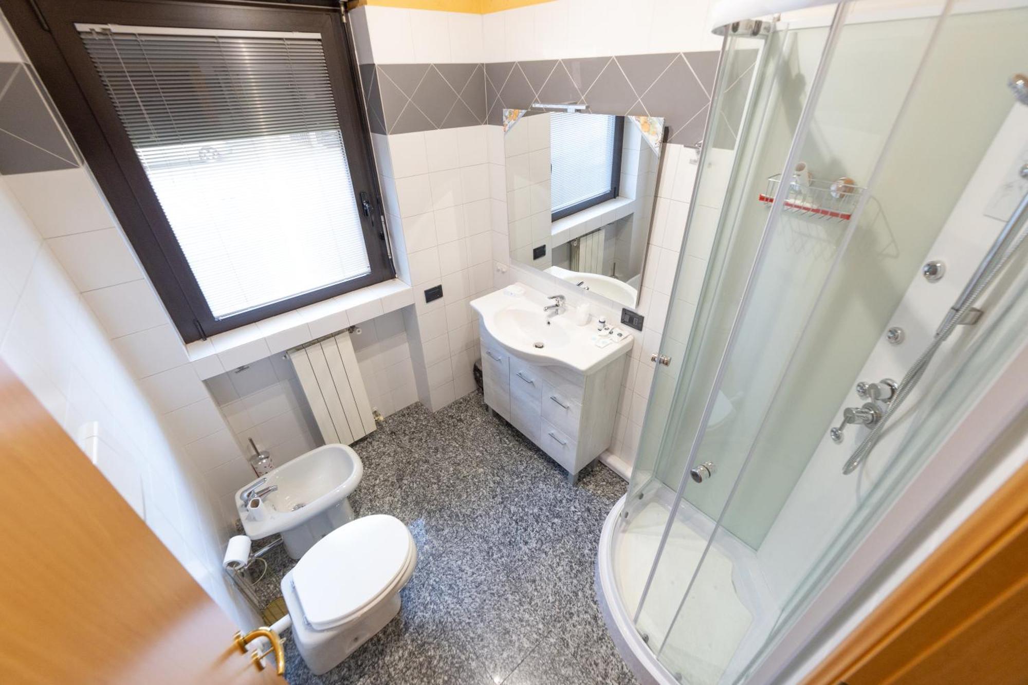 Melannie'S Apartment Бергамо Екстериор снимка