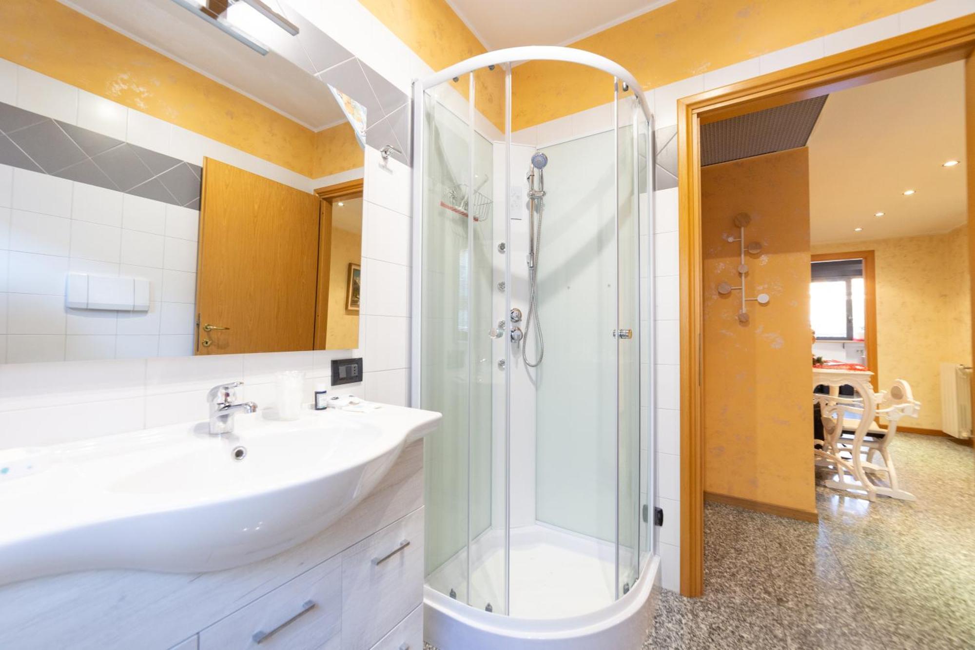Melannie'S Apartment Бергамо Екстериор снимка